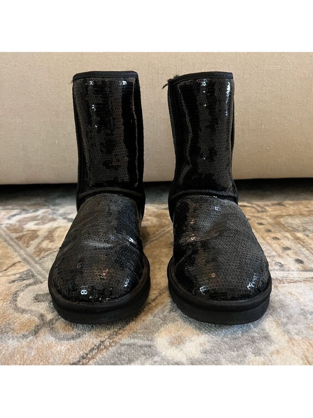 AUTHENTIC CLASSIC SHORT UGG BLACK SEQUIN - Picture 2 of 3